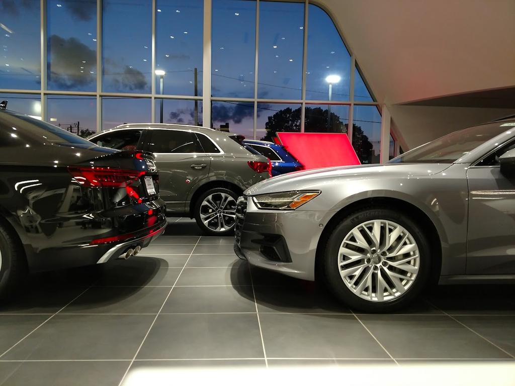 Dealership gallery photo 4